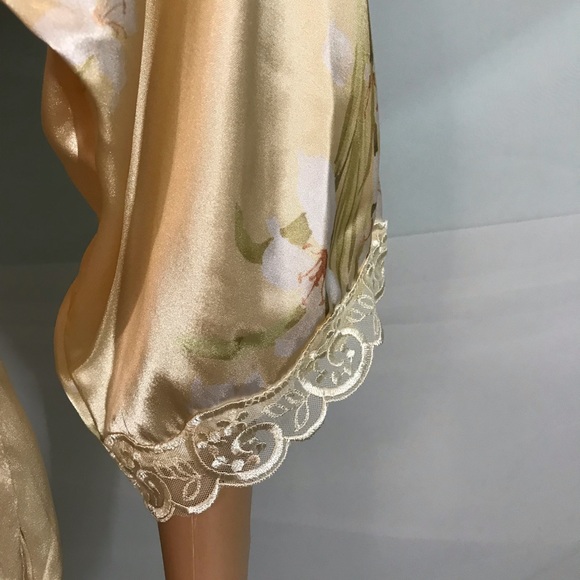 Satin Robe - Picture 3 of 5